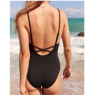Aerie One Piece Full Coverage Swimsuit, Large, Textured Crossback Black